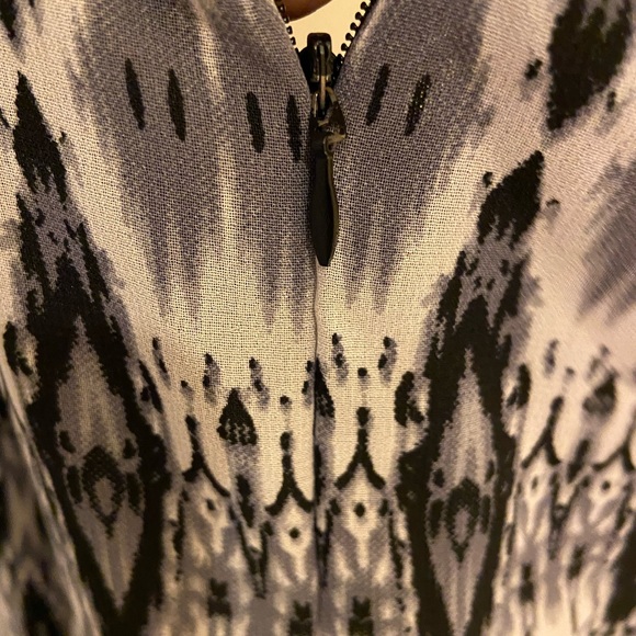 Diva Collection Size Medium Pattern dress - Picture 9 of 9